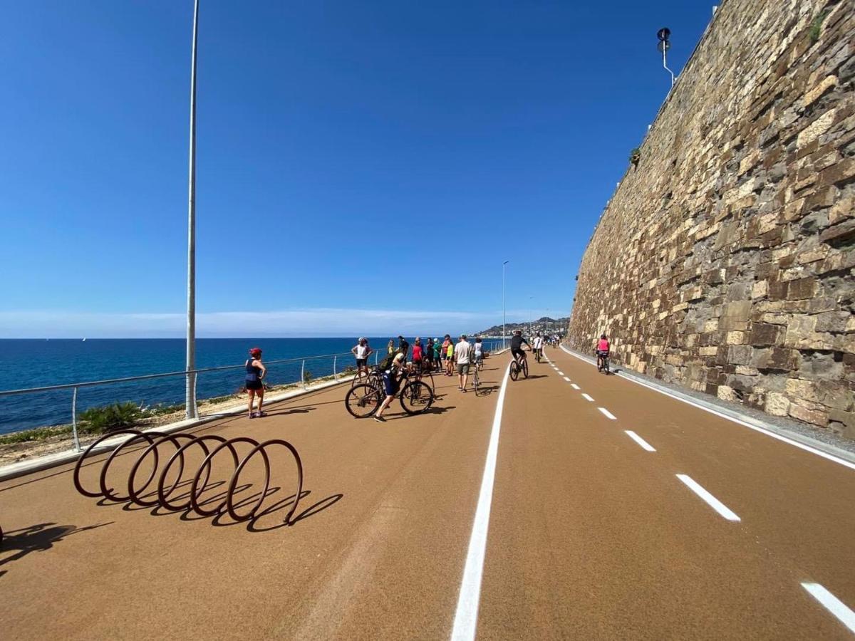 Appartamento Vista mare con Piscina Cala di Sole Imperia Esterno foto
