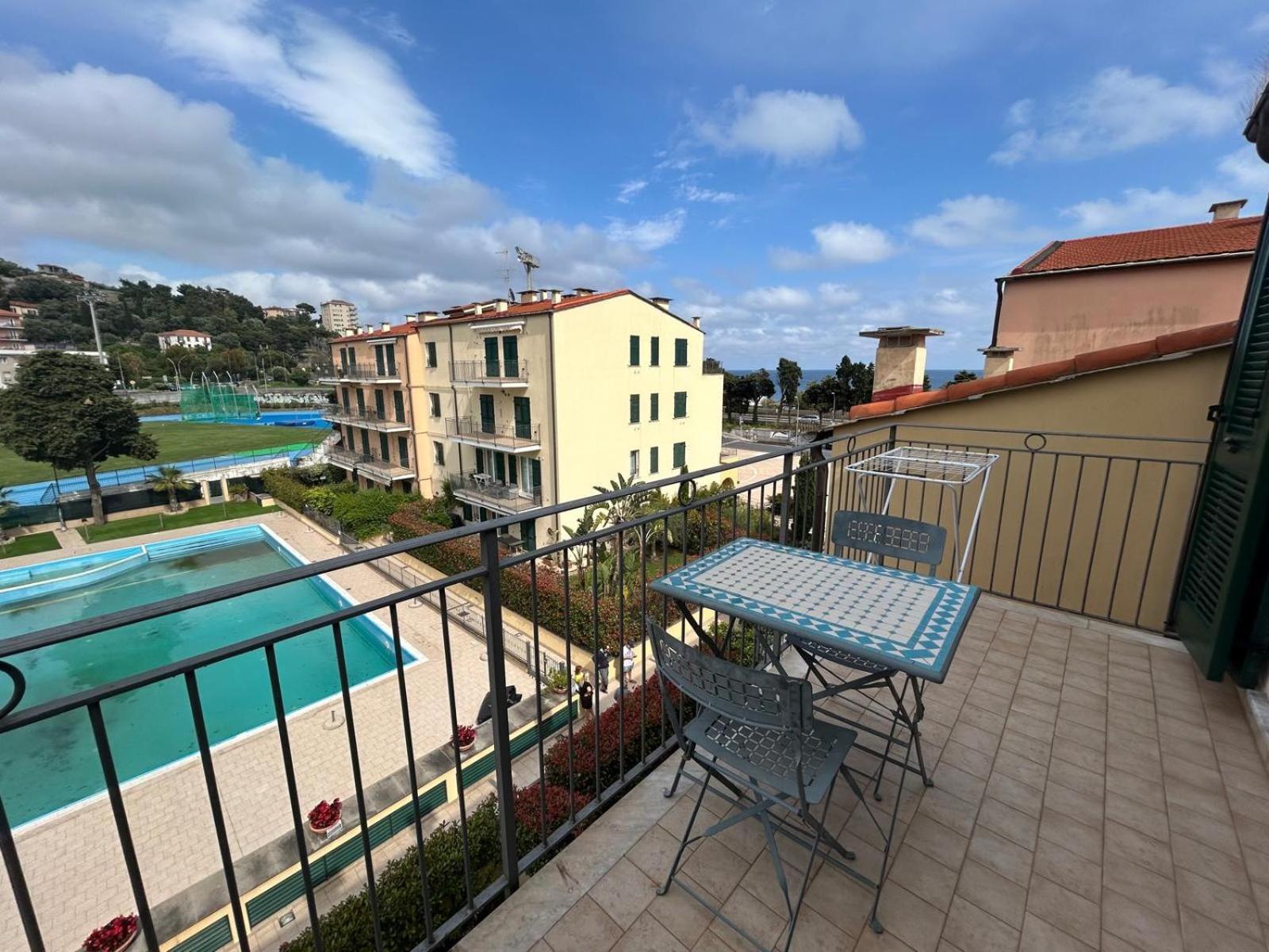 Appartamento Vista mare con Piscina Cala di Sole Imperia Esterno foto